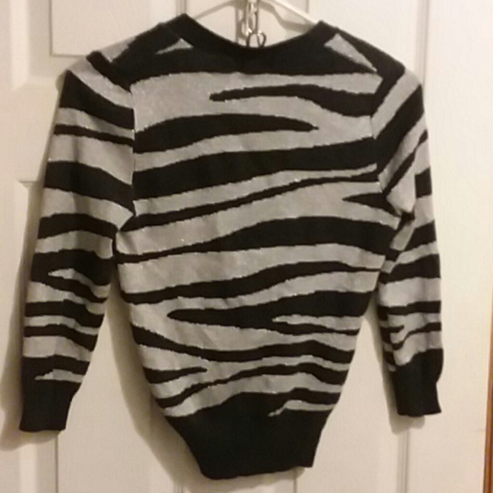 Sweater - Picture 5 of 5